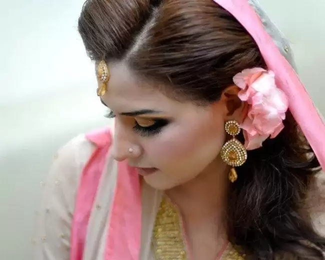 cute Bridal Mehndi Hairstyles (6)