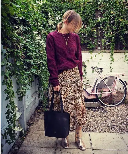 burgundy sweater outfits