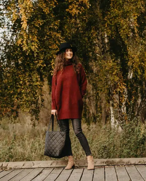 burgundy sweater outfits