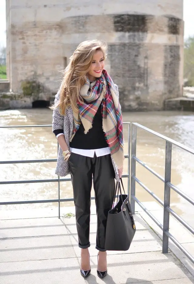 3 Easy Winter Scarf Outfits - Lane Creatore