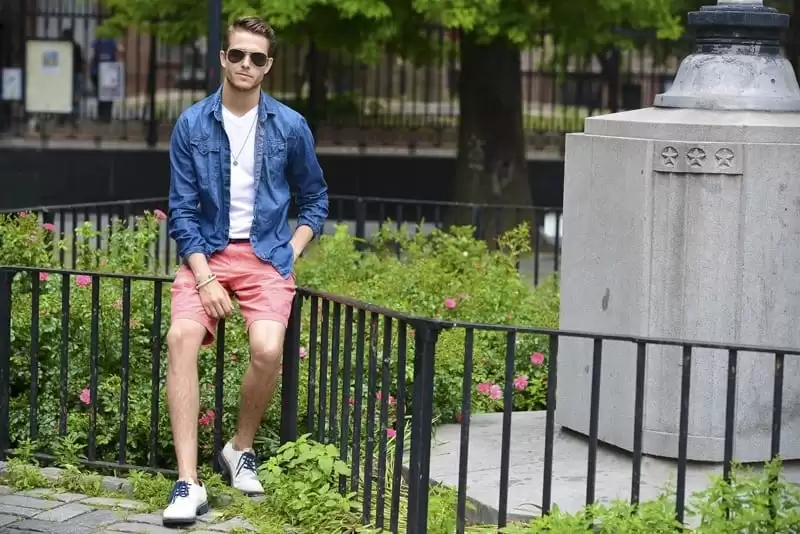 bermuda shorts outfits for men