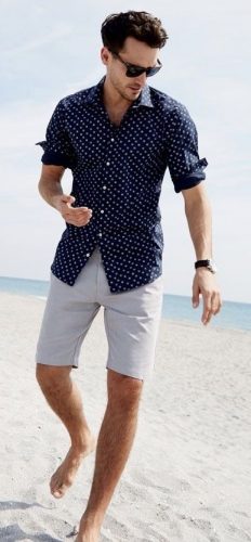 33 Best Beach Outfits for Men: What to Wear at the Beach?