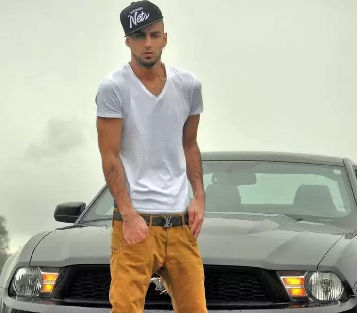 omar borkan in jeans