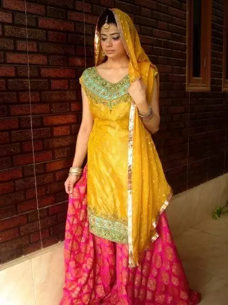 Elegant Mehndi Dresses