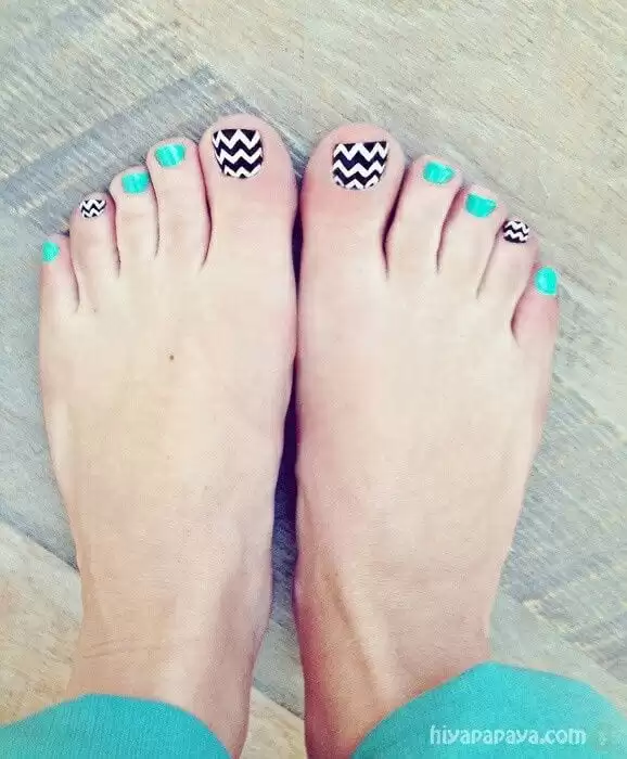 Mix toe nail prints