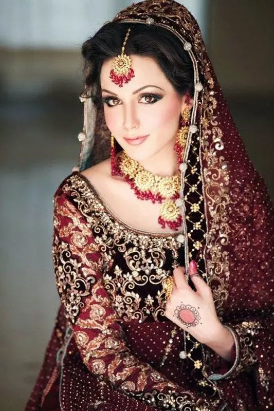 10 Most Stylish Pakistani Bridal Dresses Wedding Outfits 7595
