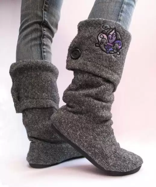 UPCYCLED SWEATER BOOTS DIY