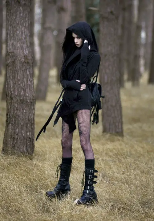 How To Dress Goth 12 Cute Gothic Outfit Ideas