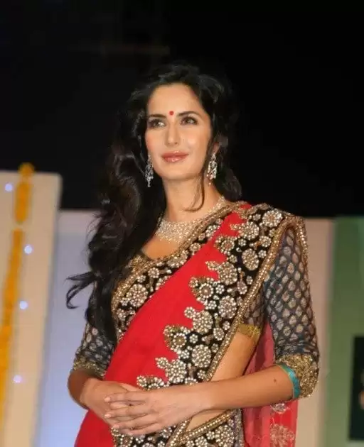 katrina kaif hairstyle with saree