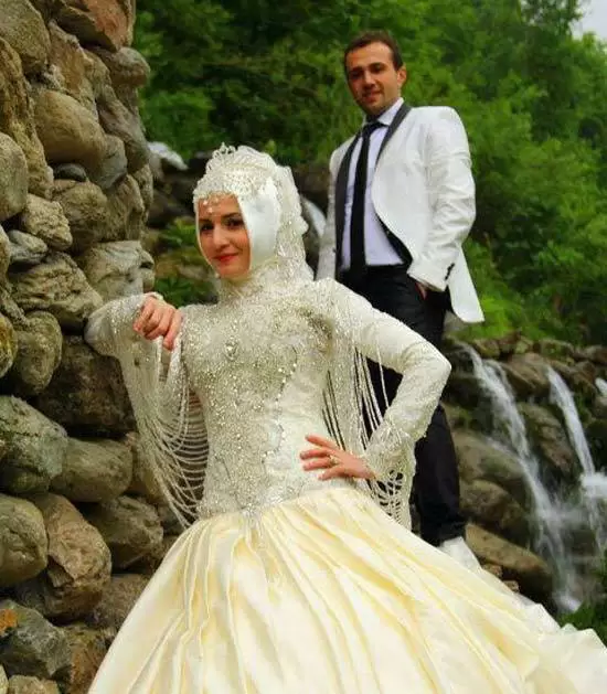 Romantic Muslim Couples Pics - Islamic Wedding Pictures