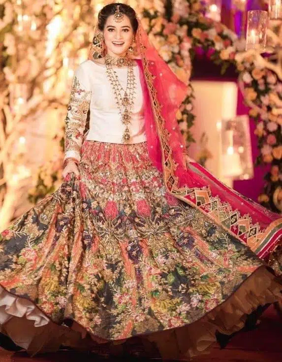 Latest Style Pakistani Bridal Outfits Combinations