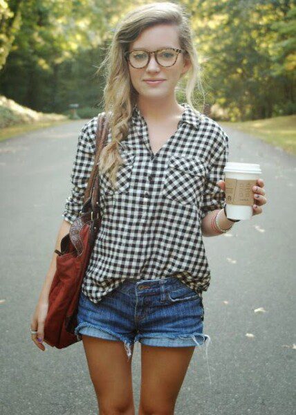 30 College Girl Outfit Ideas with Styling Tips