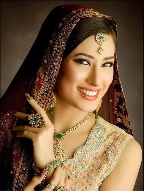 most beautiful muslim girls 15