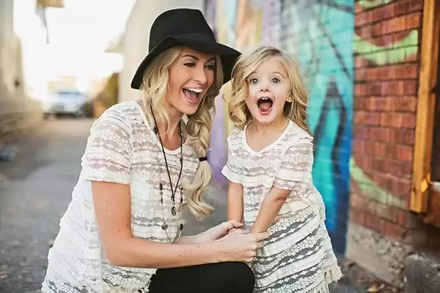 matched outfits for mother and daughter (8)