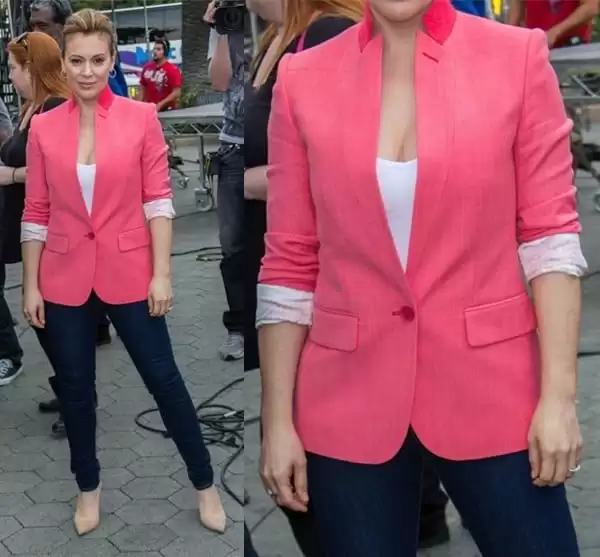 how to wear pink blazers