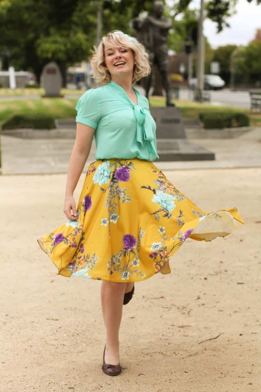 20 Ideas How to Style Floral Skirts This SpringSummer