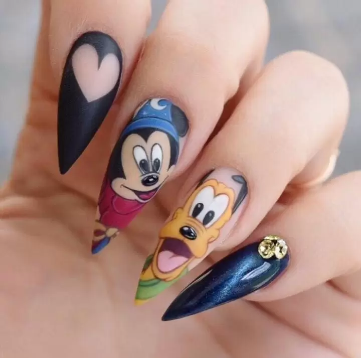 These Cool Nail Art Ideas Will Surely Be The Highlight of Next Summers (59)