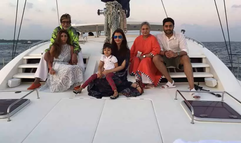 aishwarya-rai-family-beach