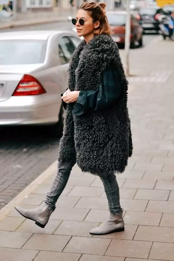 winter outfits with furs (18)