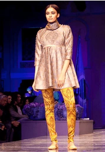 4-kurta-with-printed-leggings