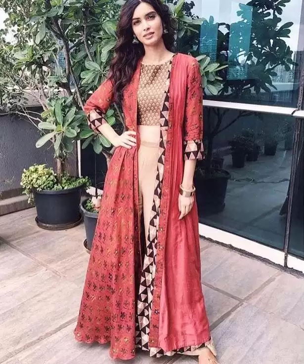 indian bollywood actresses wearing palazzo pants