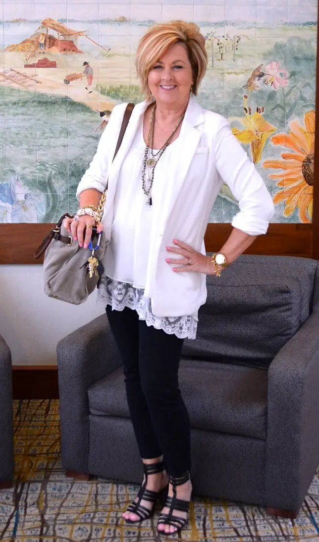 18 Outfits for Women Over 60- Fashion Tips For 60 Plus Women
