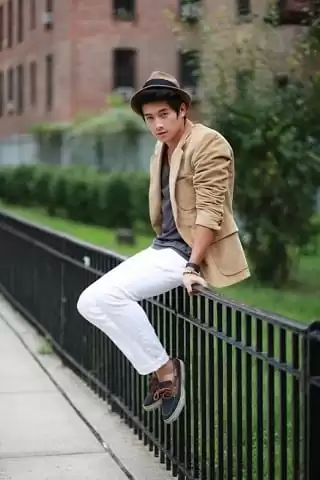 how to wear white jeans for men (22)