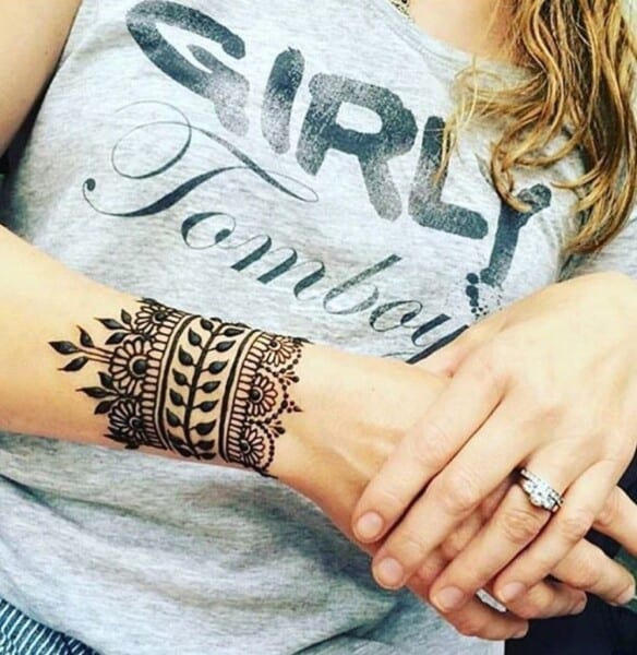 50 Cute Mehndi Designs You Must Try