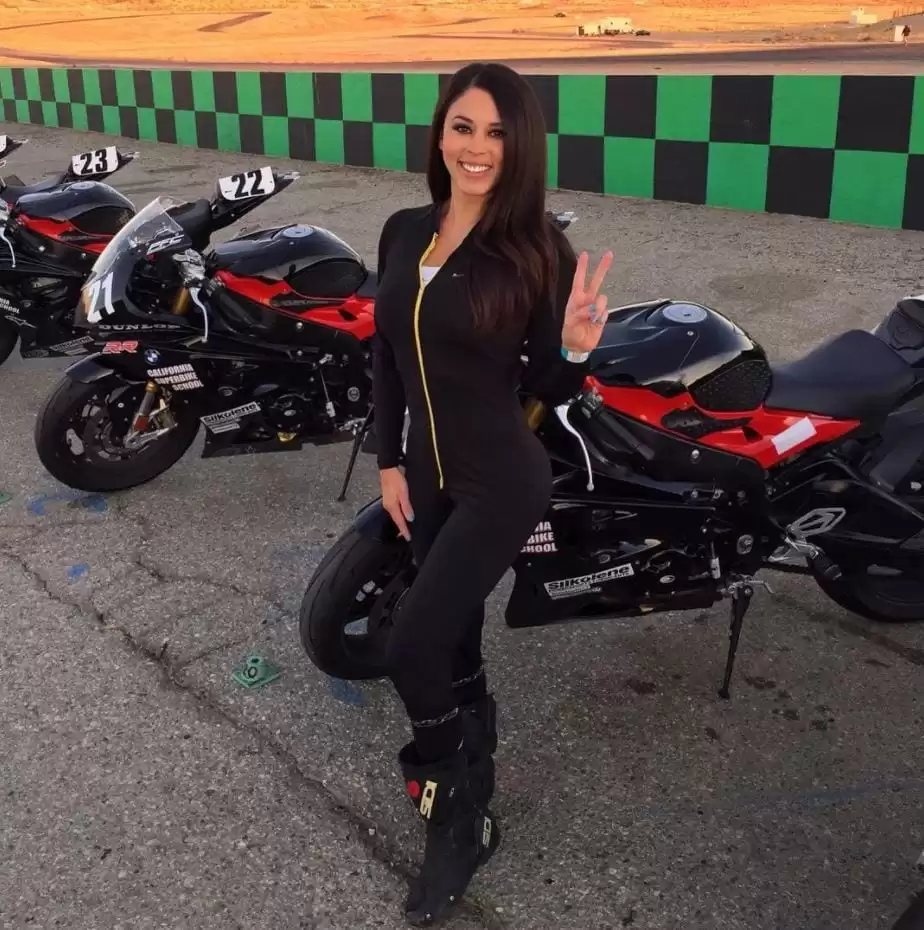 most beautiful biker girls on Instagram (21)