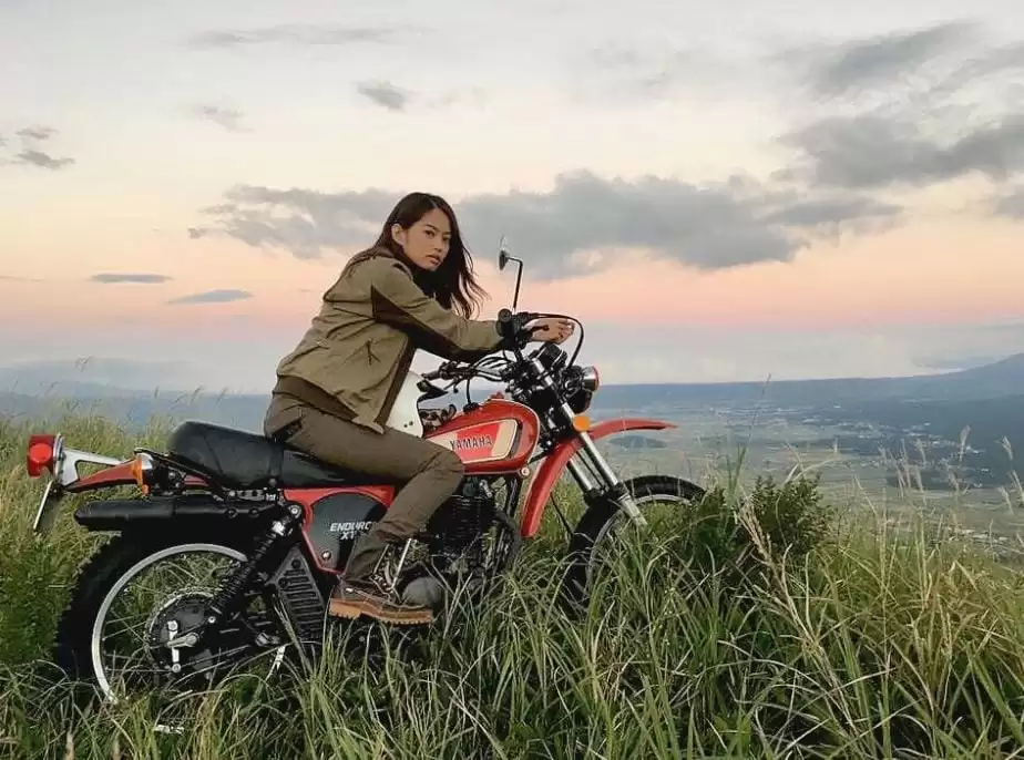 most beautiful biker girls on Instagram (12)