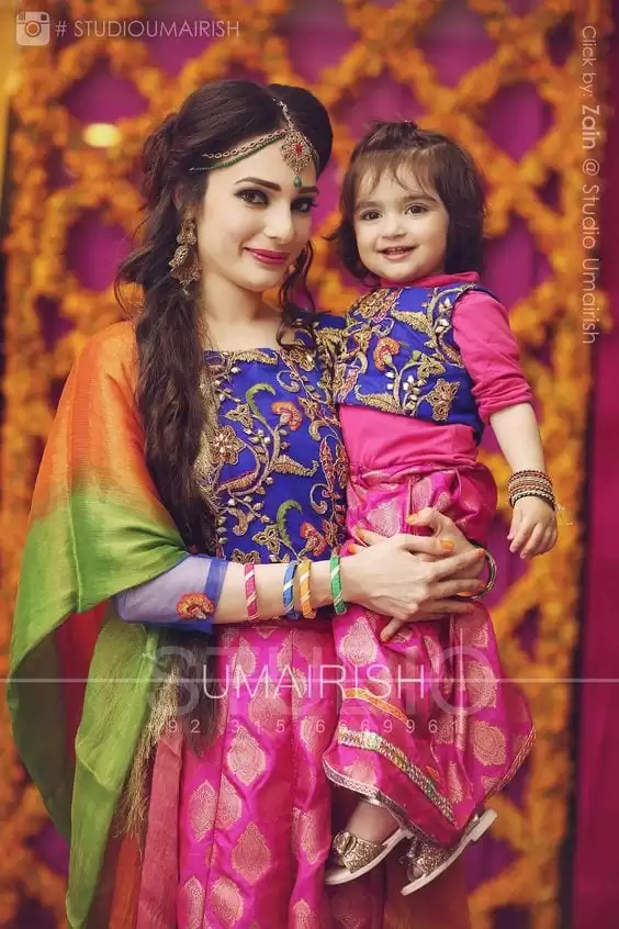 Pakistani Mother Daughter Outfits (10)