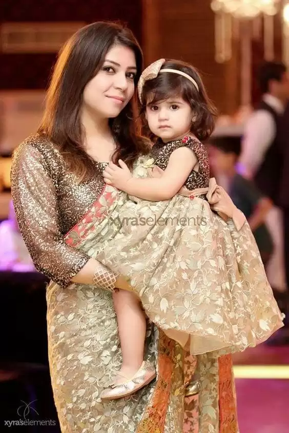 Pakistani Mother Daughter Outfits (6)