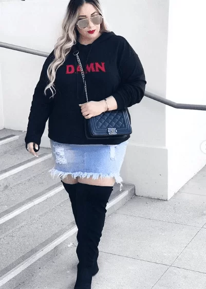 plus size denim skirt outfit