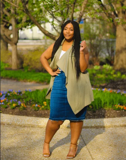 plus size denim skirt outfit