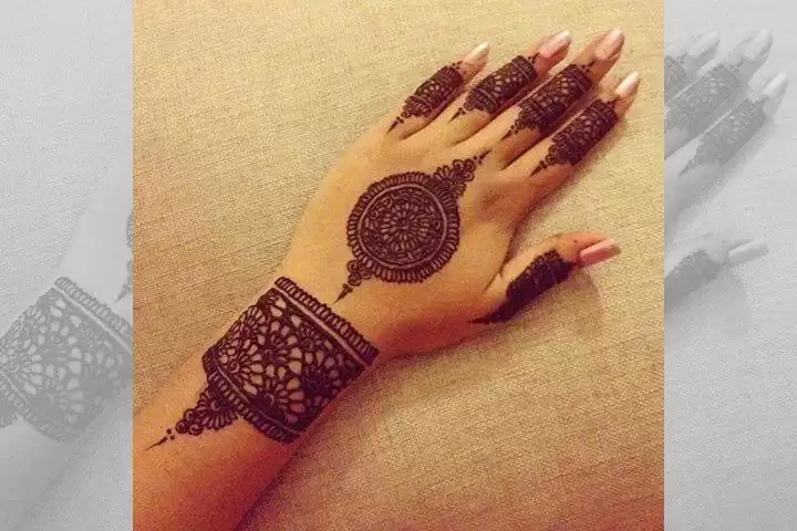 30 Best Bangle Mehndi Designs To Inspire You (8)