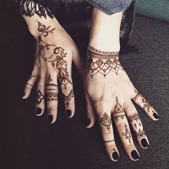 30 Best Bangle Mehndi Designs To Inspire You (31)