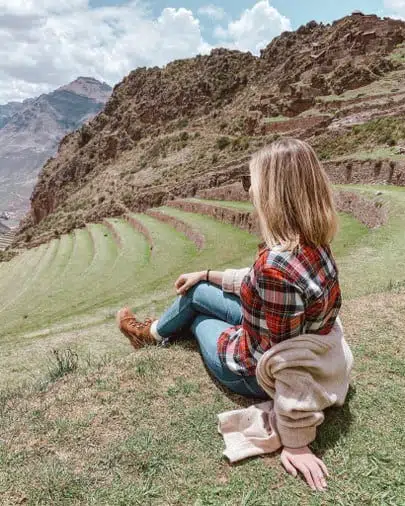 37 Hiking Outfit Ideas for Women to Wear This Summer