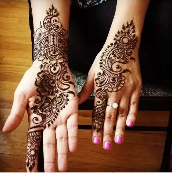 Engagement Mehndi Designs You Should Try (49)