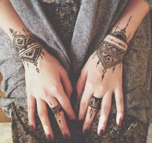 Most Popular Mehndi Tattoo Designs (13)