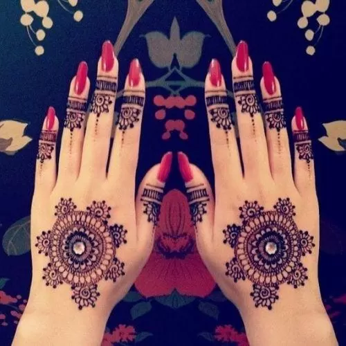 Round Mehndi Designs (15)