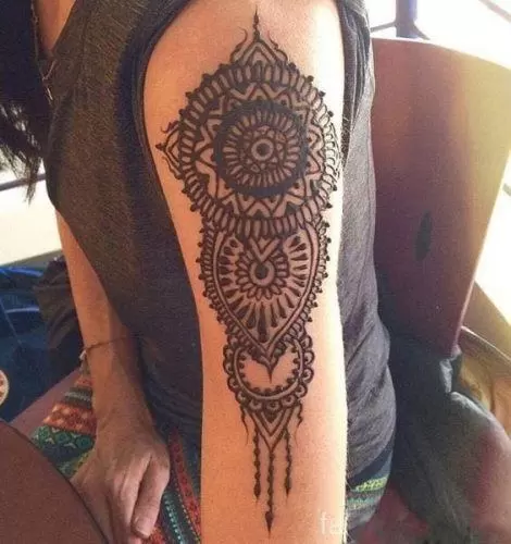 Round Mehndi Designs (39)