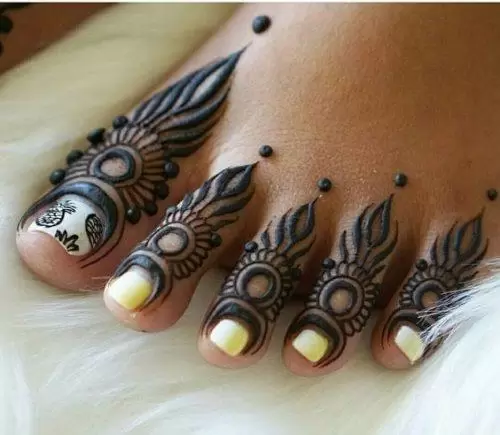 Round Mehndi Designs (30)