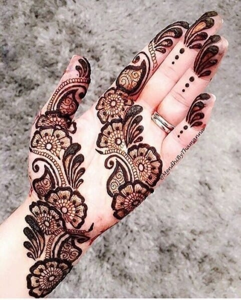 25+ Short Mehndi Designs for Small Hands (Kids and Adults)