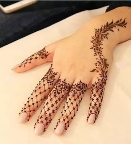 Best Mehndi Designs for Fingers (26)