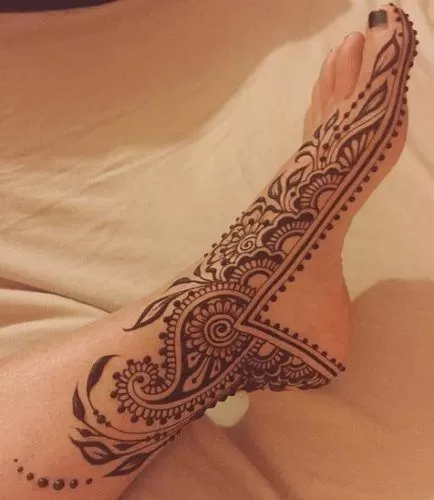 Beautiful Mehndi Designs for Feet (40)