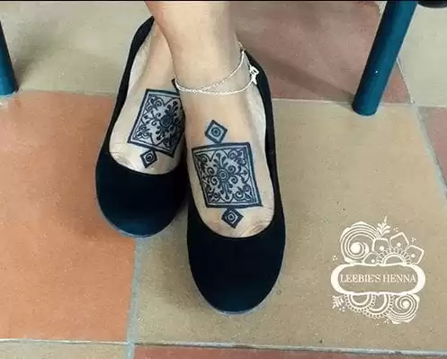 Beautiful Mehndi Designs for Feet (22)