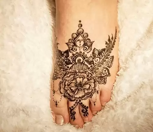 Beautiful Mehndi Designs for Feet (15)