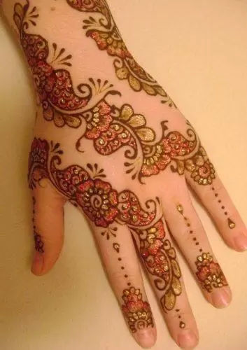 Best Glitter Mehndi Designs (21)