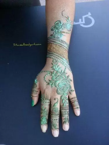 Best Glitter Mehndi Designs (20)