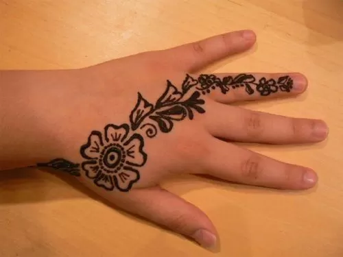 Best Mehndi Designs for Fingers (21)